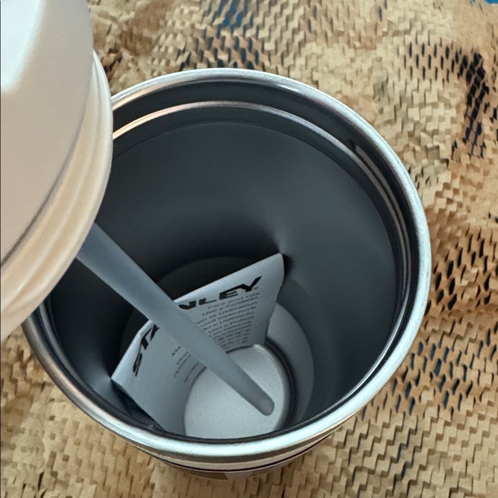 NEW Stanley The IceFlow™ Flip Straw Tumbler | 30 OZ CREAM - Picture 11 of 11